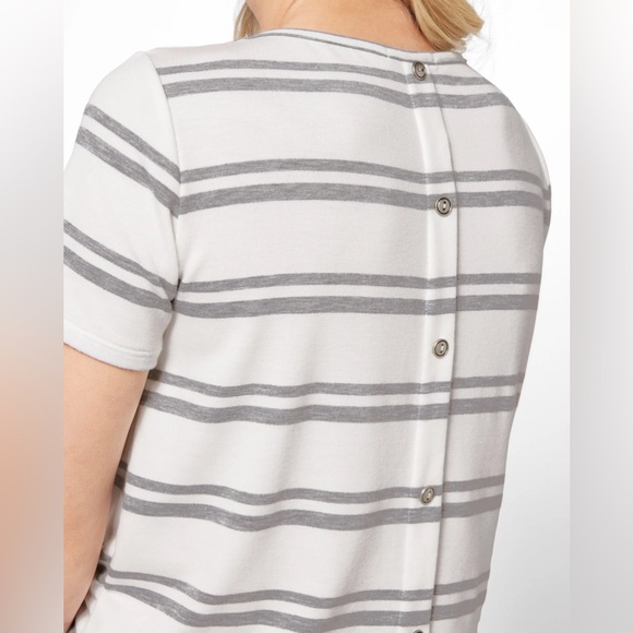 Pink Clover Daisee Button Back Detail Knit Tee - Picture 3 of 7